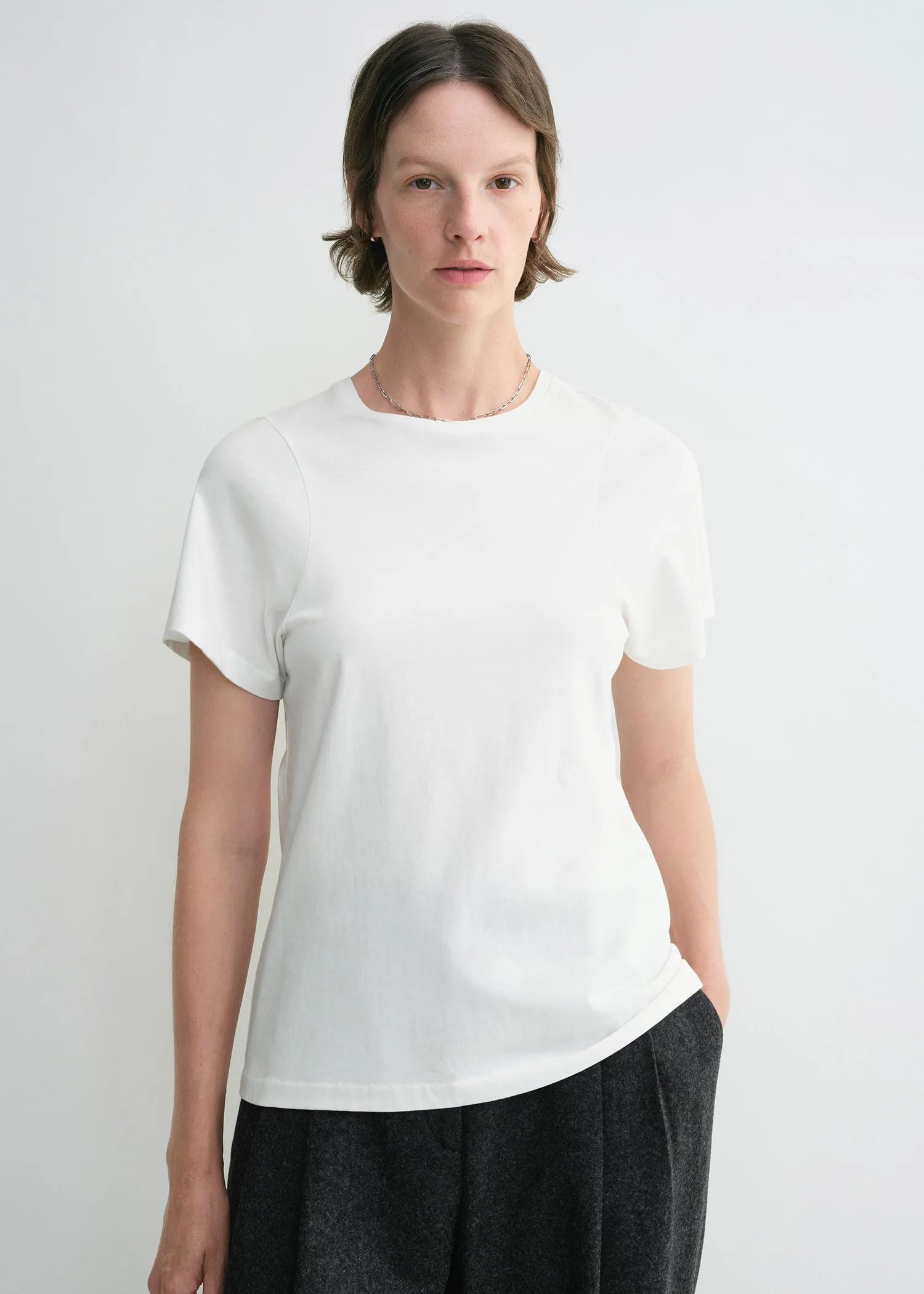 Curved seam tee off-white