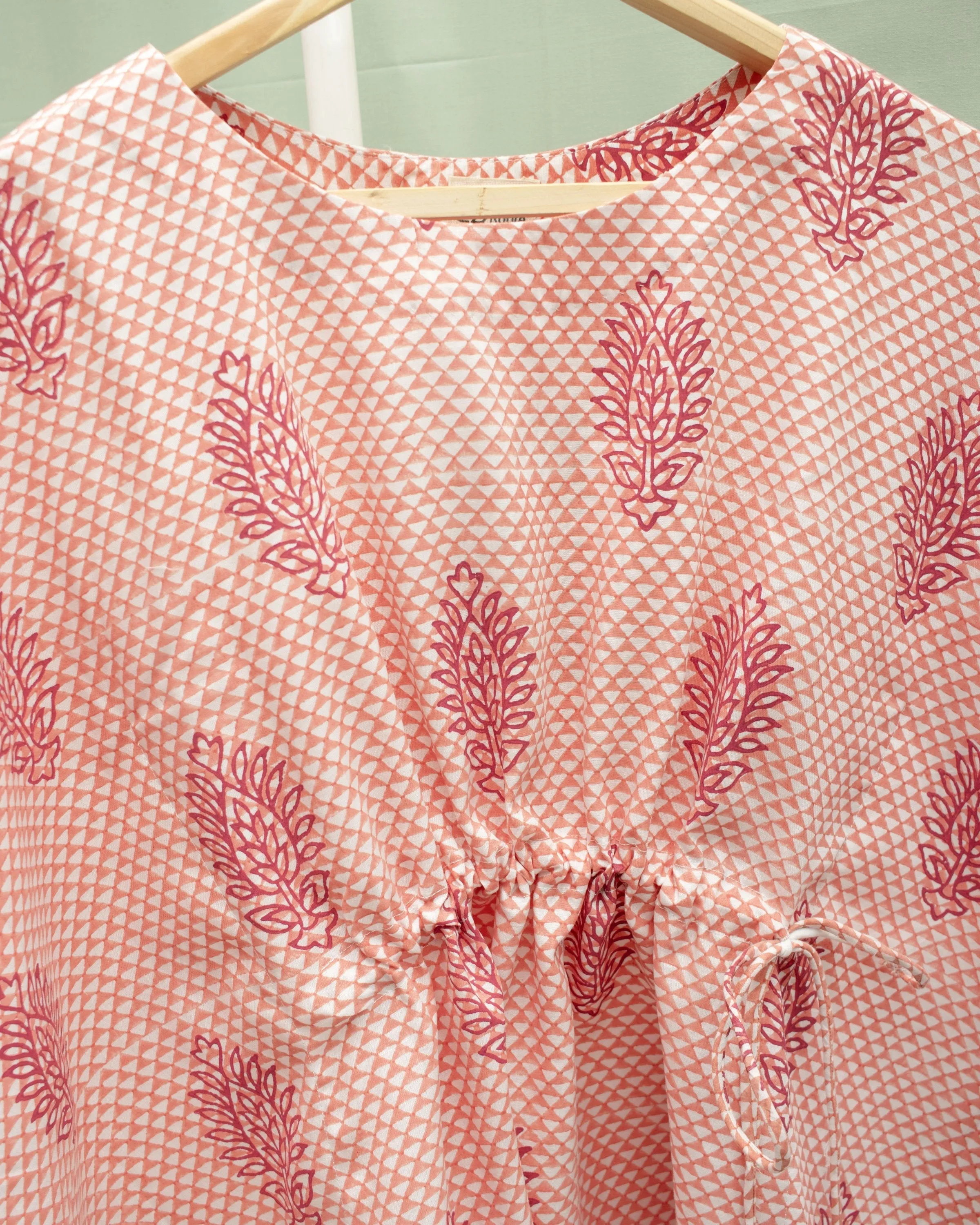 Earthy Route Bright pink short kaftaan in lyocell