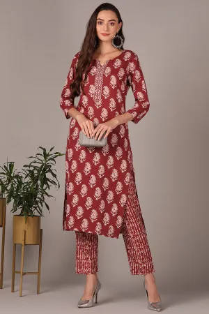 Mauve Cotton Blend Straight Paisley Kurta With Pant