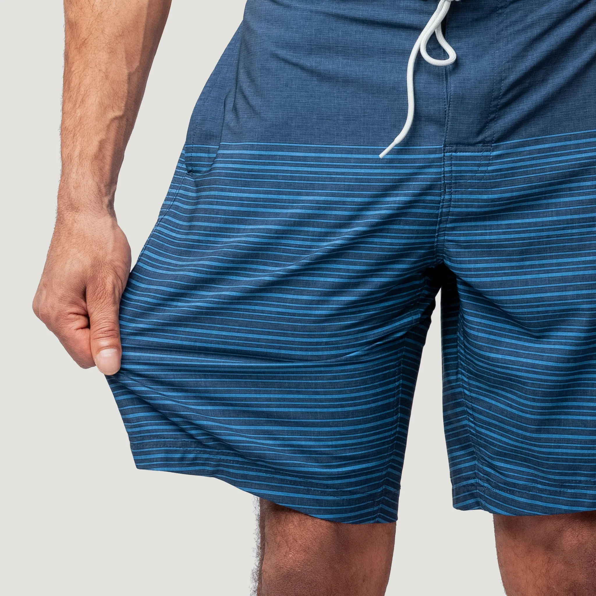 Men's Lake Side Stripe Surf Short