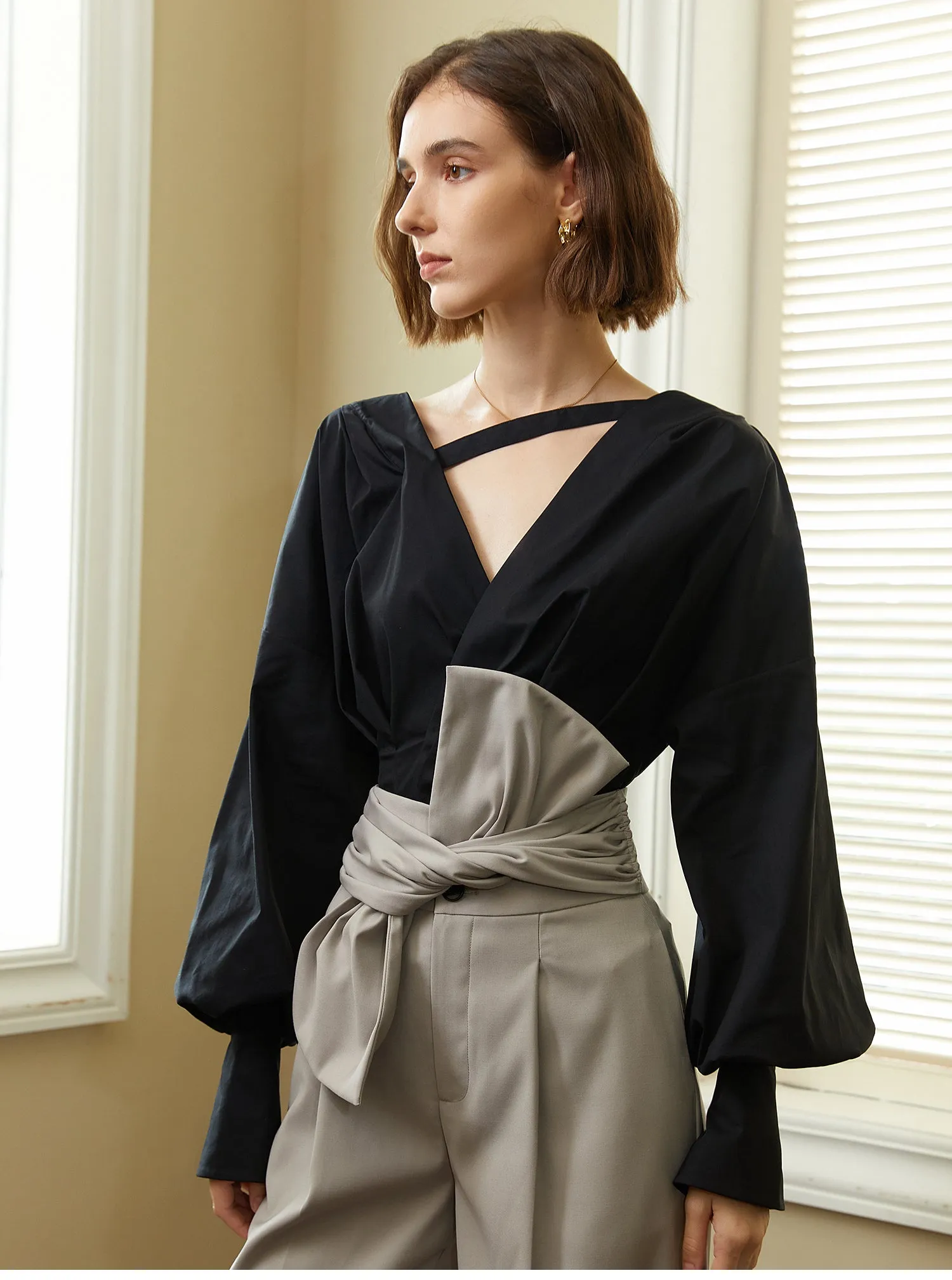 New early spring high waist trousers, designed with an asymmetric belt- Luna