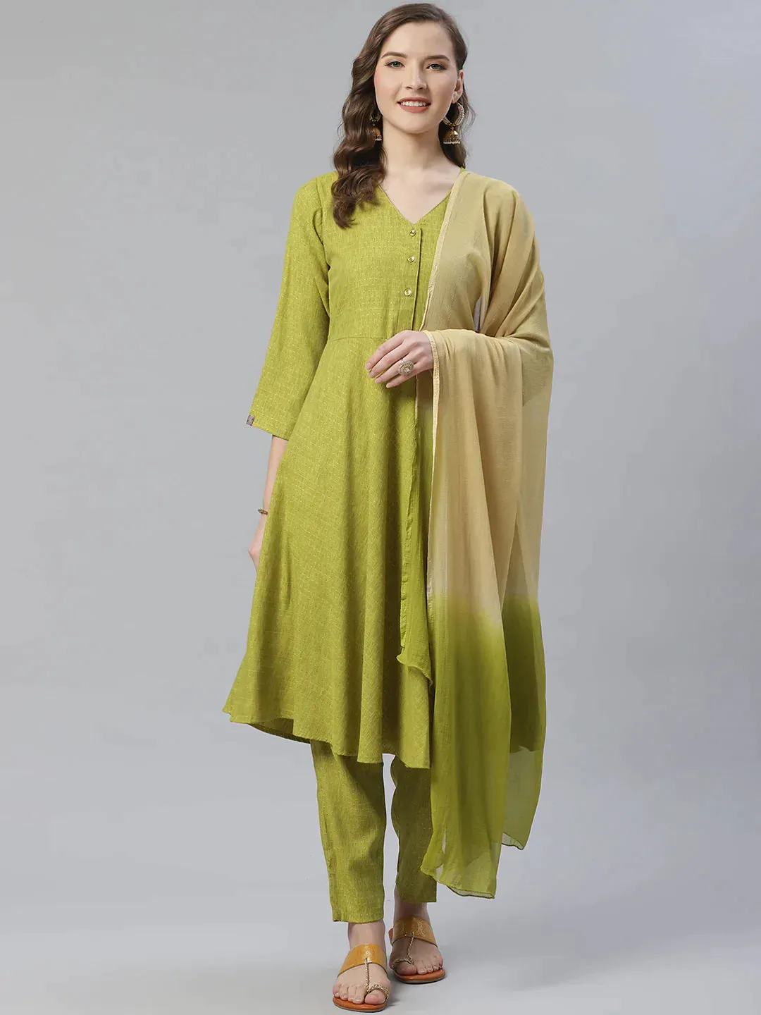 Women Green & Beige Self Design Kurta With Trousers & Dupatta