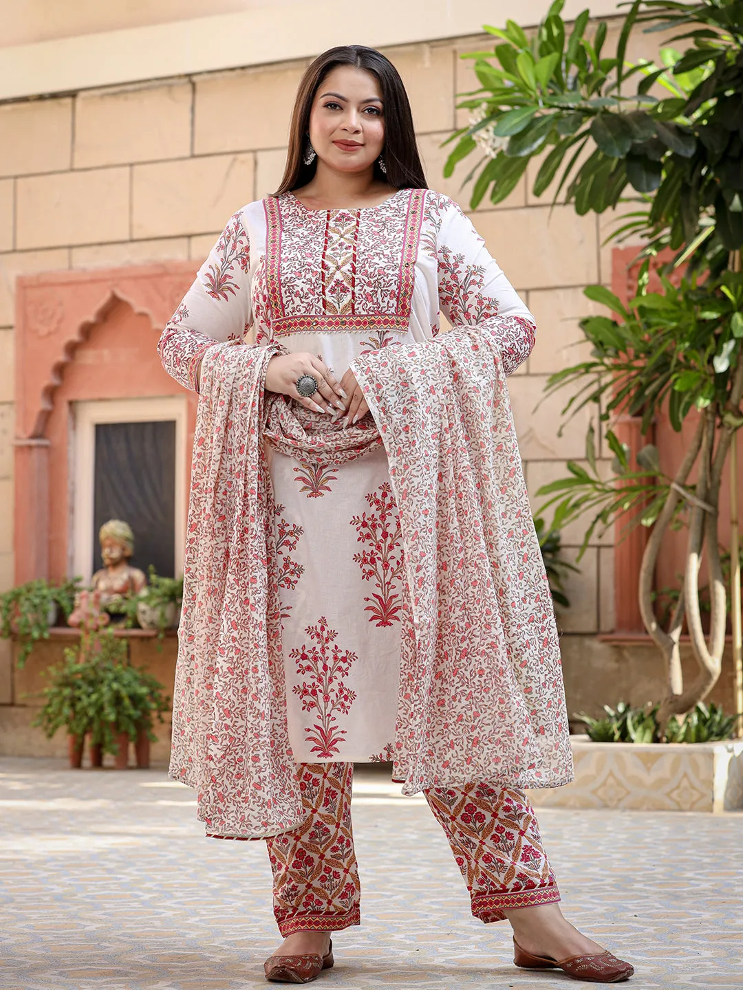 Women Plus Size Off White Pure Cotton Kurta Set With Dupatta